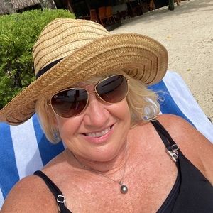 Meet your Posher, Kendra